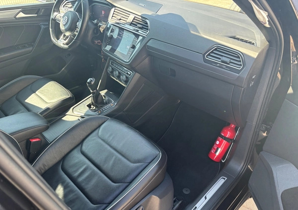 Volkswagen Tiguan cena 64900 przebieg: 122000, rok produkcji 2019 z Leszno małe 254